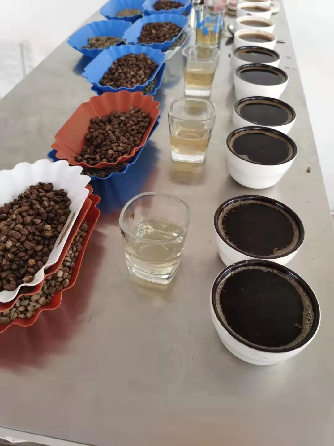 咖啡豆价格上涨连锁咖啡店提价原因_星巴克涨价瑞幸涨价TIMS涨价_美国c期咖啡期货价格