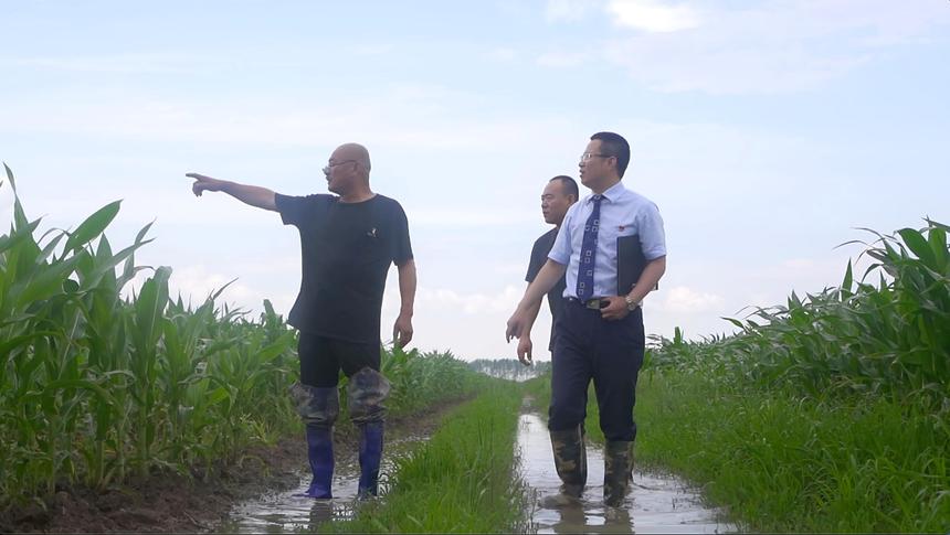 建行个人贷款中心的好处_建设银行普惠金融专员 张富清精神引领 金融助农 商户云贷