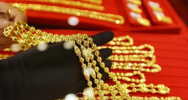 中国纸黄金实时价格_金饰品牌溢价分析_黄金投资风险