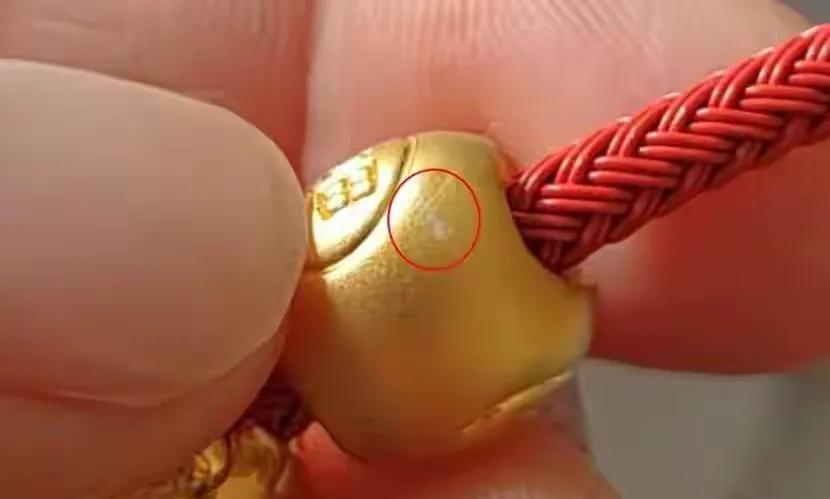投资黄金手饰有风险吗_足金挂坠掺假检测_黄金饰品市场乱象避坑指南