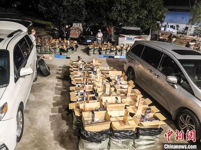 广西桂林中院判决潘某等人走私黄金案，5被告获刑并处罚金