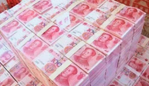 美元兑人民币跌至6.82，去年换汇的人亏了多少？