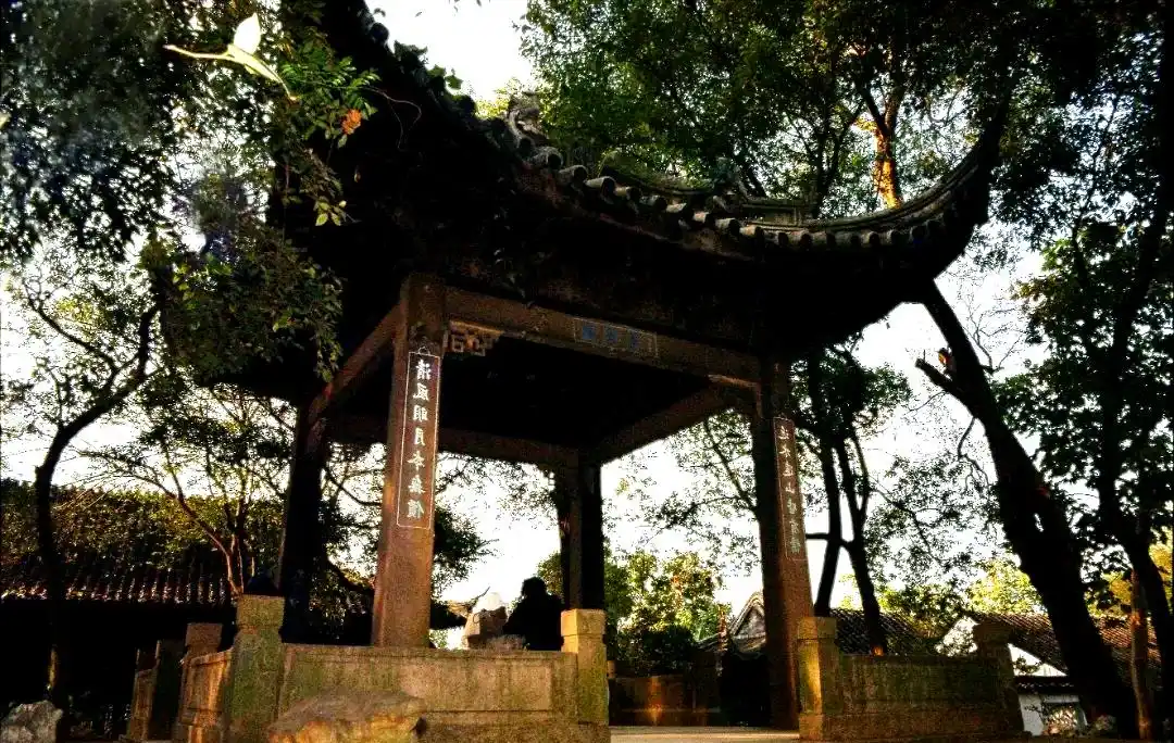 中国园林的设计思想是追求什么_师法自然核心理念因地制宜借景_中国园林艺术天人合一理念