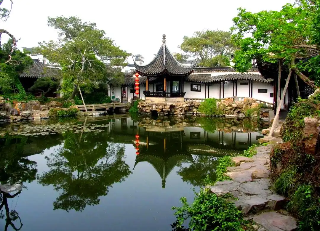 中国园林的设计思想是追求什么_中国园林艺术天人合一理念_师法自然核心理念因地制宜借景